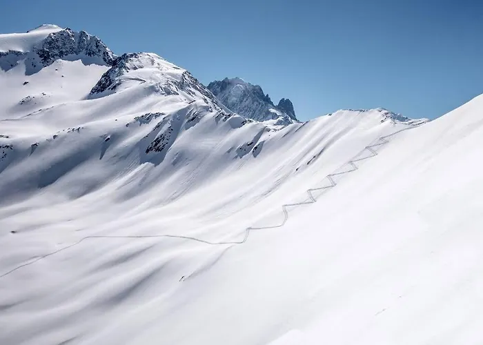 Ancolie - Free Parking Close To Lift - By Cozee Apartment *